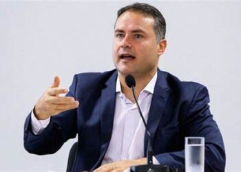 Ministro Renan Filho assina ordem de serviço para recuperação da BR-158/GO, em Jataí