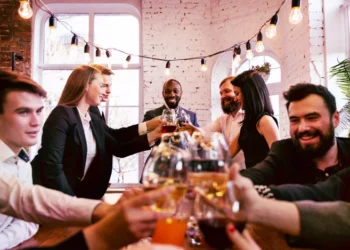 5 ações para aumentar a satisfação dos colaboradores no fim de ano