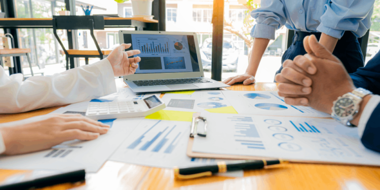 Veja cinco passos para montar um planejamento empresarial para 2024