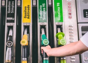 No fechamento do ano, o preço do litro do diesel comum e o do S-10 registram baixa em todo o país, aponta Edenred Ticket Log