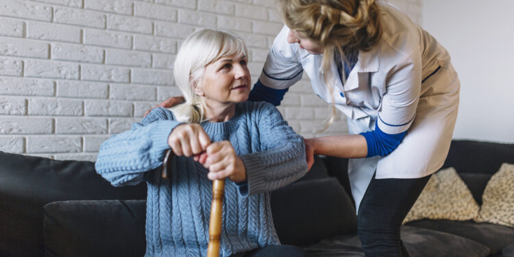 Dores nas articulações: veja dicas de como amenizar o desconforto na terceira idade
