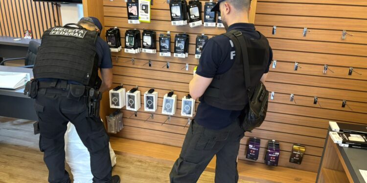 Polícia Federal e Receita Federal reprimem comércio ilegal de produtos eletrônicos nos Estados de GO, TO, MT e AM