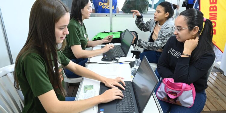 Feirão de empregos oferece 10 mil vagas