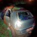 Carro com sete pessoas sai da pista e capota em Goiás