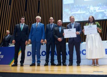 Diplomação do prefeito Sandro Mabel e dos 37 vereadores de Goiânia destaca compromisso com democracia e transição colaborativa