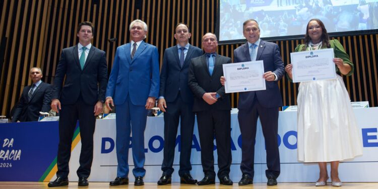 Diplomação do prefeito Sandro Mabel e dos 37 vereadores de Goiânia destaca compromisso com democracia e transição colaborativa
