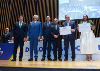 Diplomação do prefeito Sandro Mabel e dos 37 vereadores de Goiânia destaca compromisso com democracia e transição colaborativa