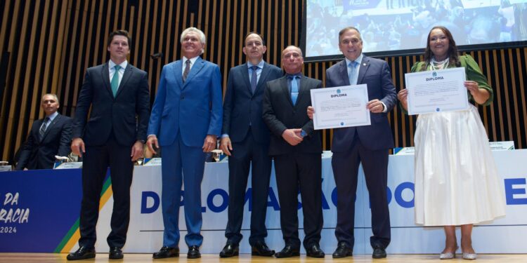 Diplomação do prefeito Sandro Mabel e dos 37 vereadores de Goiânia destaca compromisso com democracia e transição colaborativa
