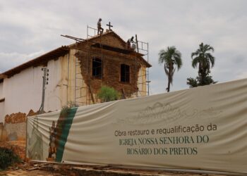Ossadas com mais de 200 anos são descobertas durante restauração de Igreja em Jaraguá