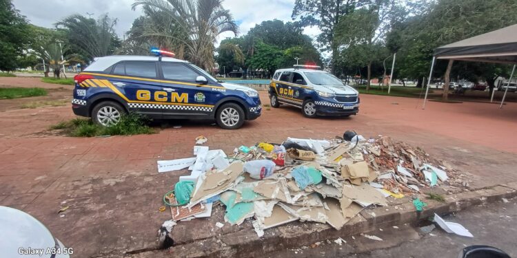 Guarda Civil Metropolitana flagra descarte irregular na Praça Vereador Boaventura