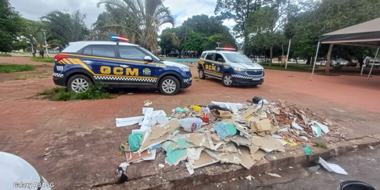 Guarda Civil Metropolitana flagra descarte irregular na Praça Vereador Boaventura