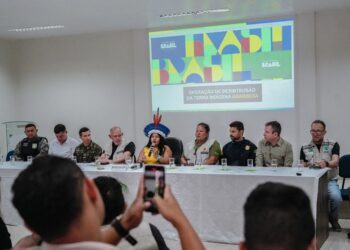 Diálogo com comunidades e presença da ministra Sonia Guajajara marcam operações na Terra Indígena Araribóia