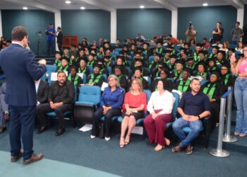 Goiás Social promove formatura de mais de 80 idosos em curso de inclusão digital