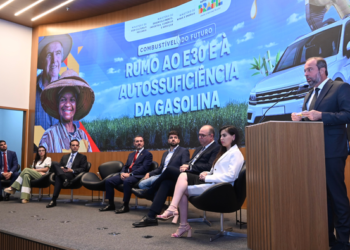 E30 deve baixar preço da gasolina e tornar Brasil independente de importação, afirma Alexandre Silveira