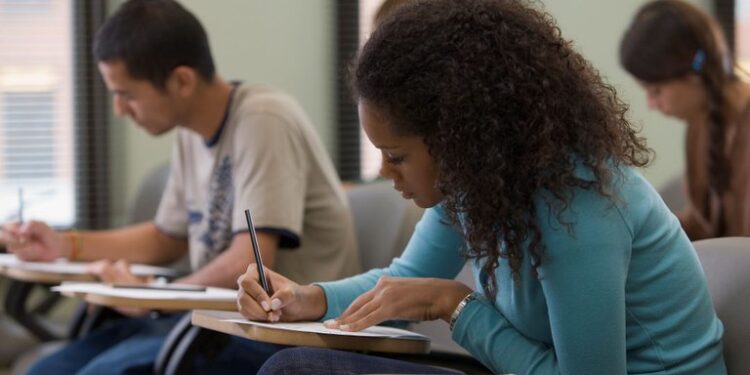 Enem 2025: prorrogado prazo para pedir isenção da inscrição