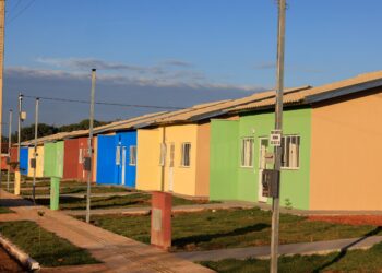 Caiado entrega 42 casas a custo zero em Bela Vista de Goiás
