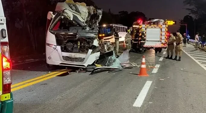 TRAGÉDIA NA BR-153: Jovens que viajavam para Congresso da UNE com presença de Lula morrem em colisão brutal