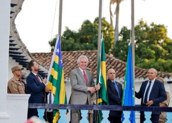 Caiado instala sede simbólica dos três poderes na cidade de Goiás
