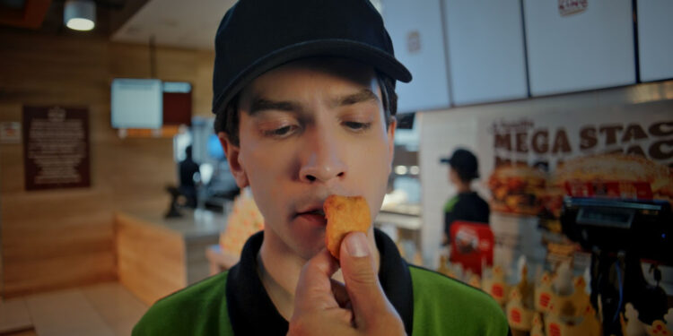 Burger King® transforma limitação regulatória em provocação bem-humorada e oferta 10 BK® Chicken por apenas R$6,90