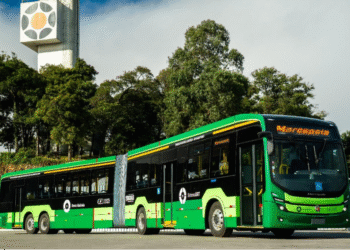Marcopolo entrega ônibus elétricos articulados para o BRT de Goiânia, reforçando compromisso com a mobilidade urbana sustentável   