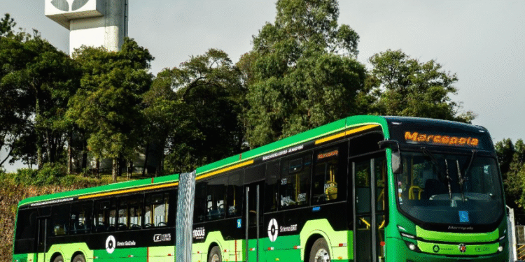 Marcopolo entrega ônibus elétricos articulados para o BRT de Goiânia, reforçando compromisso com a mobilidade urbana sustentável   