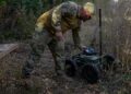 Forças ucranianas utilizam drones e robôs terrestres para capturar soldados russos sem combate direto