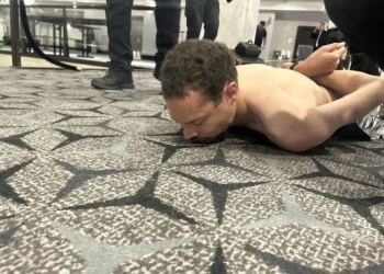 Homem que atirou em jantar com Donald Trump será indiciado por crimes federais