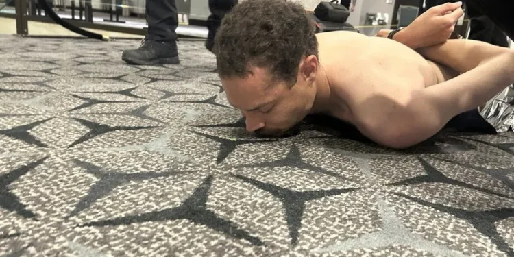 Homem que atirou em jantar com Donald Trump será indiciado por crimes federais