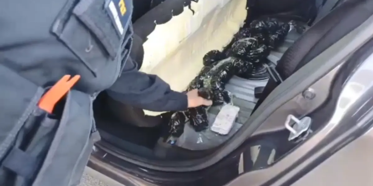 PRF apreende 1,7 mil ampolas ilegais para emagrecimento em Catalão