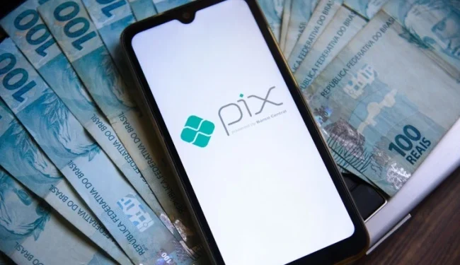 Transferências de R$ 610 mil levantam suspeita de negociação ilegal envolvendo decisão judicial em Goiás