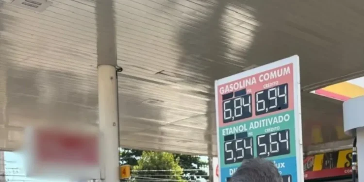 Fiscalização autua posto por preço abusivo no Setor Bueno, em Goiânia