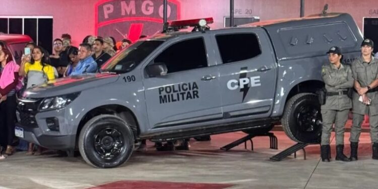 CPE de Goiás começa a trocar viaturas e fardas pretas por novo padrão cinza