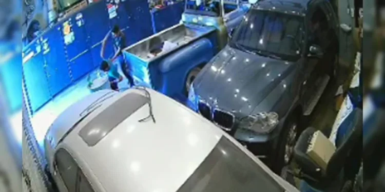 Funcionário mata patrão dentro de oficina e crime é flagrado por câmeras