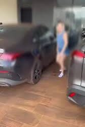 Mulher causa destruição em casa e carro de luxo de servidor público em MS