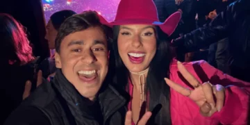 Foto de Ana Castela com Nikolas Ferreira fazendo gesto do PL gera repercussão nas redes sociais