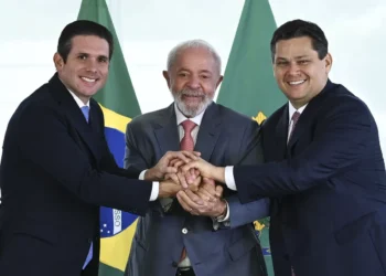 Reunião no Palácio do Alvorada sela pacto político entre Lula e cúpula do Congresso em Brasília