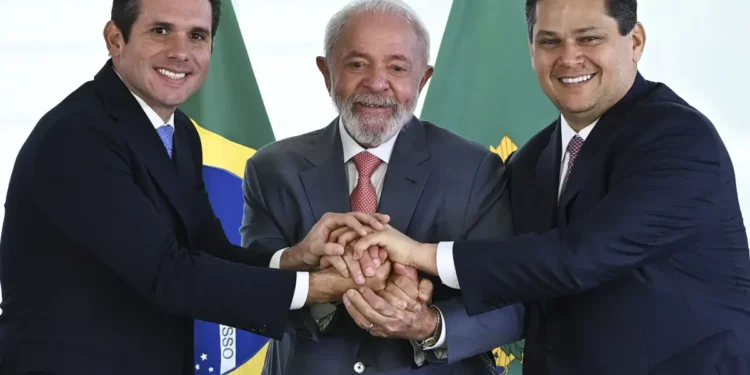 Reunião no Palácio do Alvorada sela pacto político entre Lula e cúpula do Congresso em Brasília
