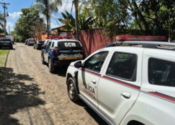 Marido mata mulher a facadas em chácara e entrega à polícia em São Paulo