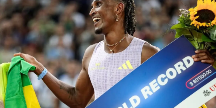 Alison dos Santos quebra recorde mundial dos 400m com barreiras em Zurique
