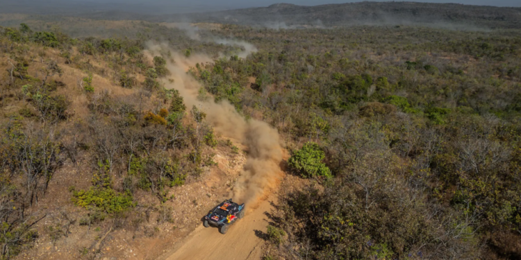 Sertões chega a Niquelândia em 6ª etapa marcada por abandono nas motos e trechos de alta exigência