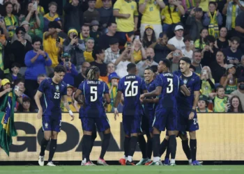 Galvão Bueno analisa vitória do Brasil e faz apelo tático a Carlo Ancelotti