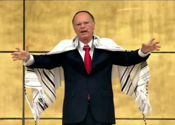 Justiça Federal condena Edir Macedo e TV Record a pagar R$ 1,5 milhão por homofobia
