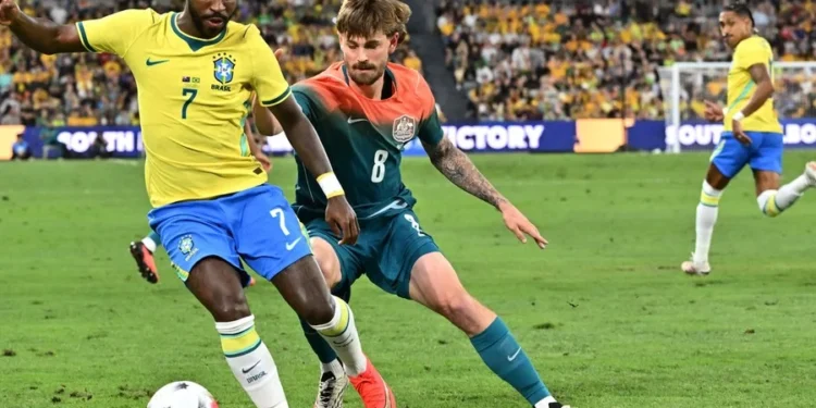 Brasil empata com a Austrália por 1 a 1 no primeiro teste após a Copa do Mundo