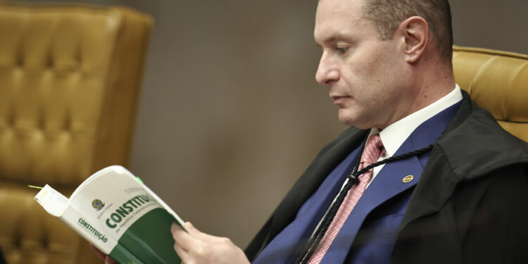 Cristiano Zanin nega liminar para forçar abertura de CPI no Senado sobre ministros e o Banco Master