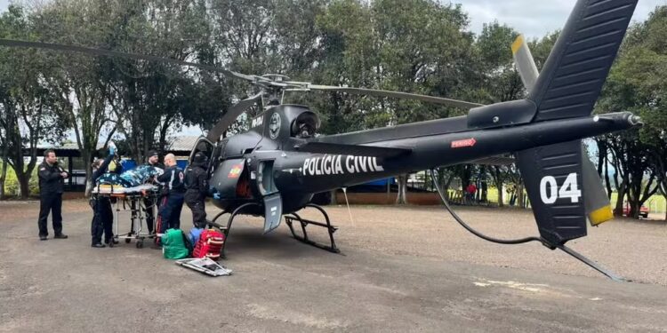 Idoso esfaqueia mulher de 81 anos após briga por ciúmes e morre no hospital em Santa Catarina