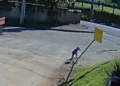 Bebê de 1 ano e 6 meses foge de creche e anda sozinho pela rua até o trabalho da mãe