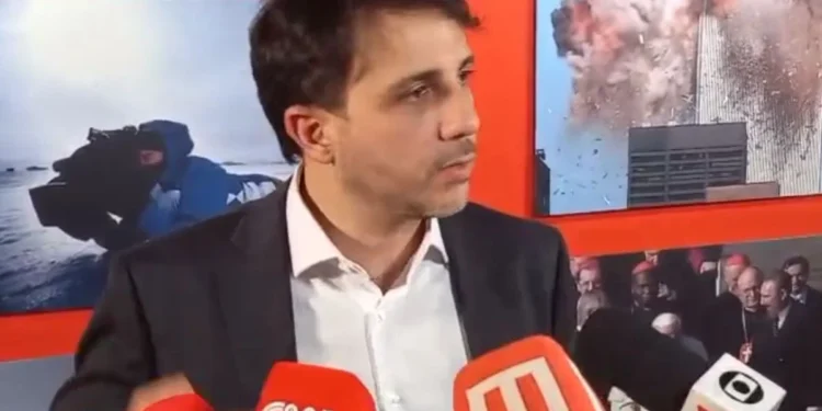 Renan Santos critica Augusto Cury e diz que o Brasil “não precisa de terapeuta” em São Paulo
