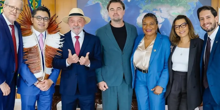 Leonardo DiCaprio encerra maratona ambiental no Brasil e se reúne com Lula em Brasília