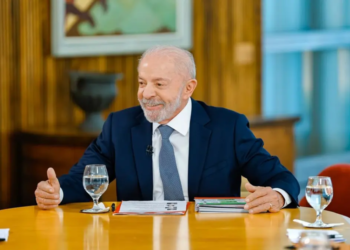 Lula decide não participar de debate na TV Globo e opta por entrevista em podcast no mesmo horário