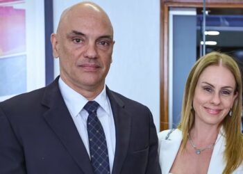 Registros apontam que Alexandre de Moraes modificou contrato entre escritório de esposa e empresário em Brasília